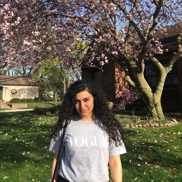 Vogue t shirt - Picture 2 of 2